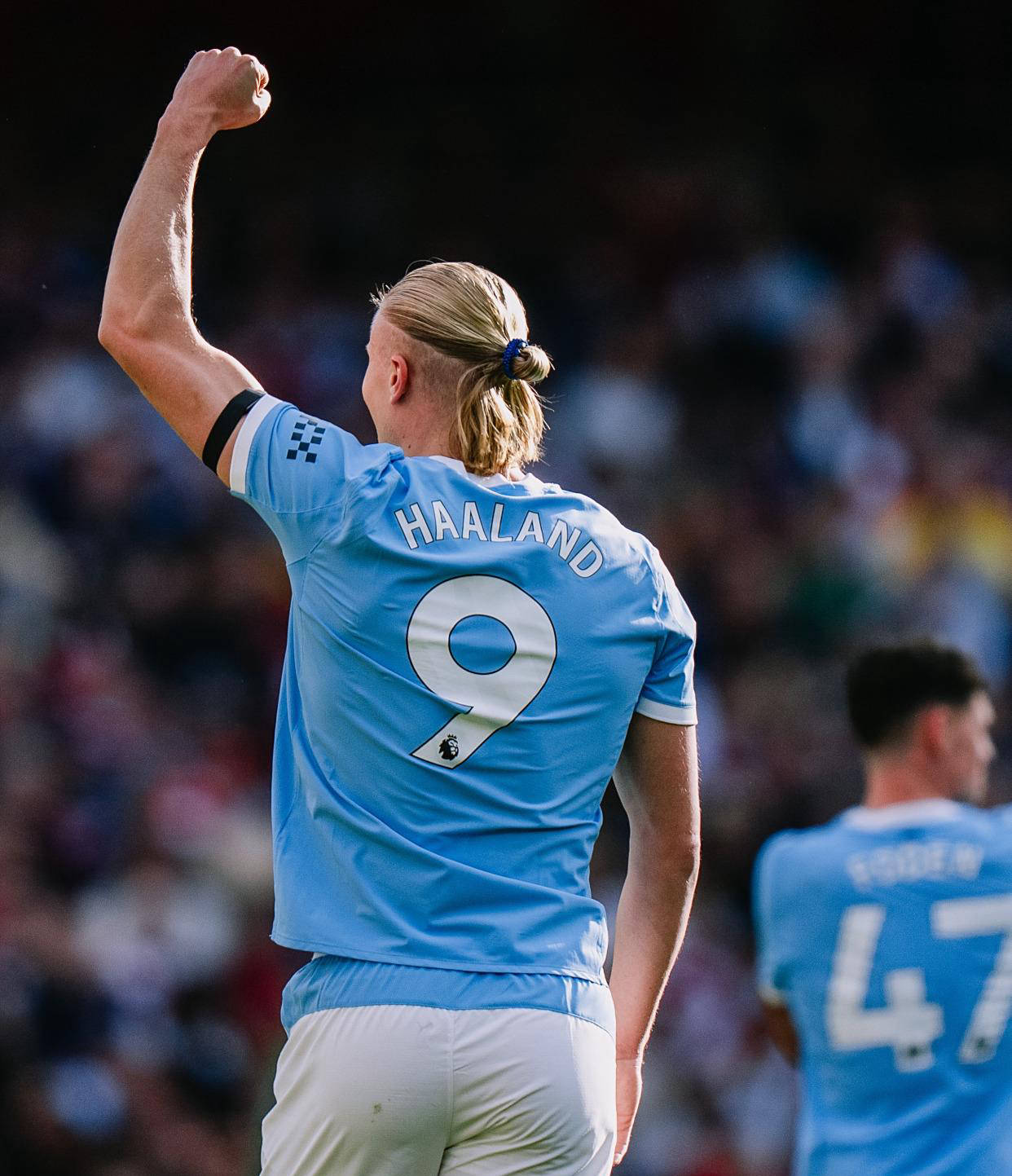 曼城完胜巴萨，卡塞米罗带队取胜