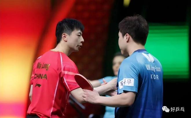 波兰队鏖战英格兰队,马龙点燃赛场 波兰队鏖战英格兰队,马龙点燃赛场