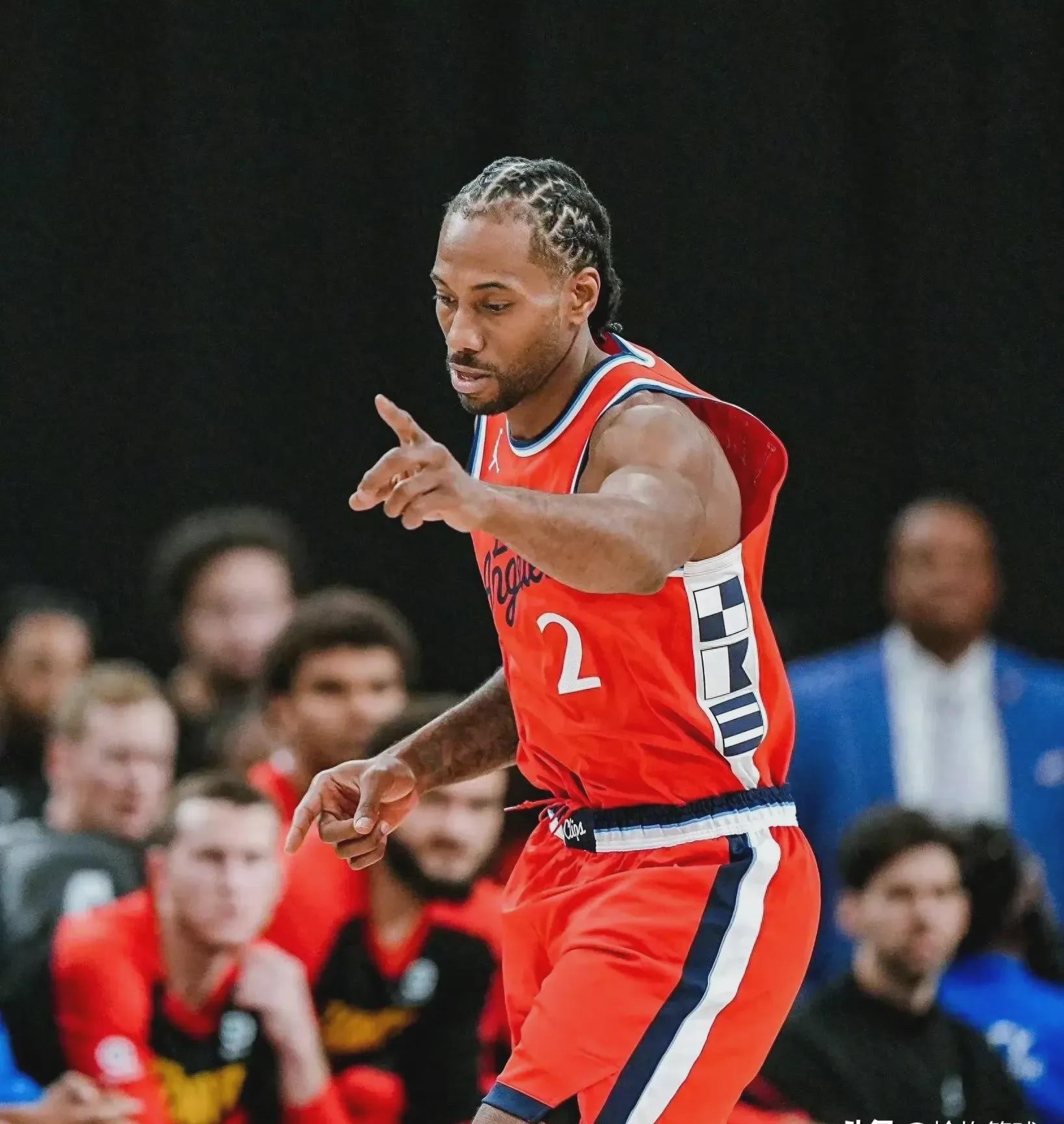 伦纳德关键战不手软，独行侠绝杀魔术